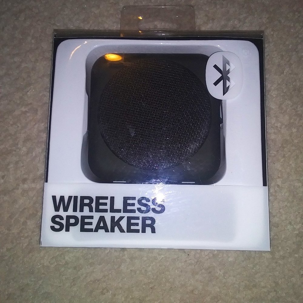 New Wireless speaker Black--Bluetooth-600mAh
